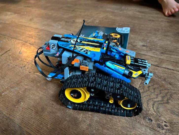 Lego Technic 42095 Afstandsbediening Stunt Racer, Kinderen en Baby's, Speelgoed | Duplo en Lego, Zo goed als nieuw, Lego, Complete set