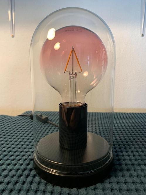 Decoratieve lamp – IKEA – met LED lamp en glazen stolp, Huis en Inrichting, Lampen | Overige, Zo goed als nieuw, Ophalen of Verzenden