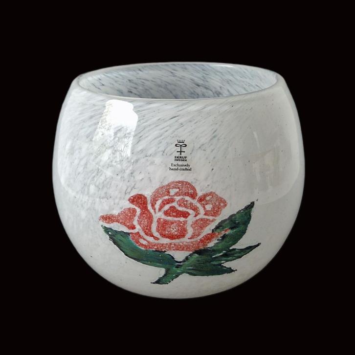 Schaal / Vaas met roos -  Skruf Zweden - Gesigneerd, Antiek en Kunst, Antiek | Glas en Kristal, Ophalen of Verzenden