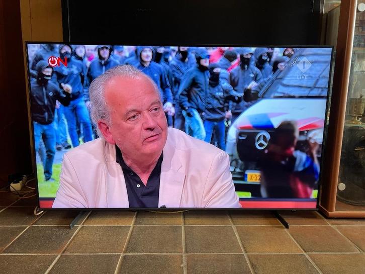 Samsung GQ55Q60BAU Smart TV 55 Inch 4K, Audio, Tv en Foto, Televisies, Gebruikt, QLED, 100 cm of meer, 4k (UHD), Samsung, 50 Hz