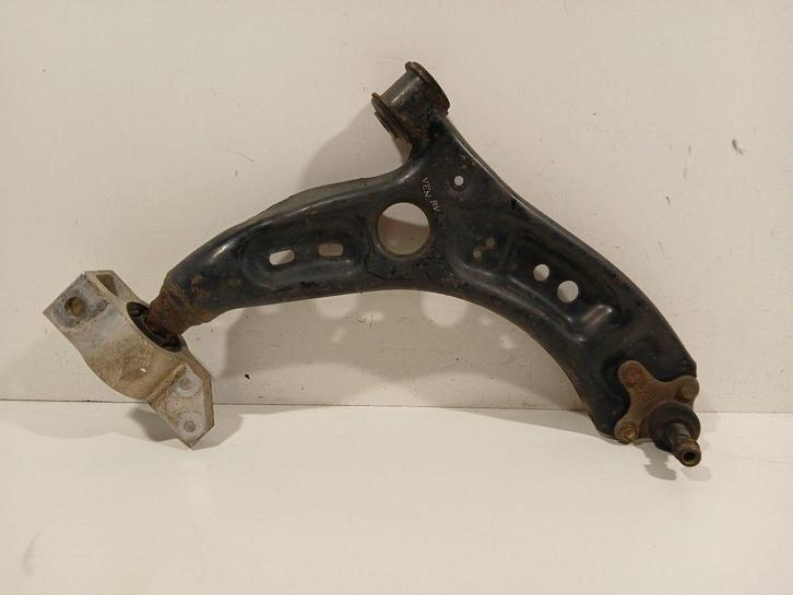 Draagarm rechts voor Volkswagen Touran, Auto-onderdelen, Ophanging en Onderstel, Volkswagen, Gebruikt, Herkomst onderdeel bekend