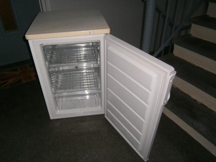 Zanussi Tafelmodel Vriezer, Witgoed en Apparatuur, Vriezers en Diepvrieskisten, Zo goed als nieuw, Vrijstaand, Vrieskast, Minder dan 85 cm