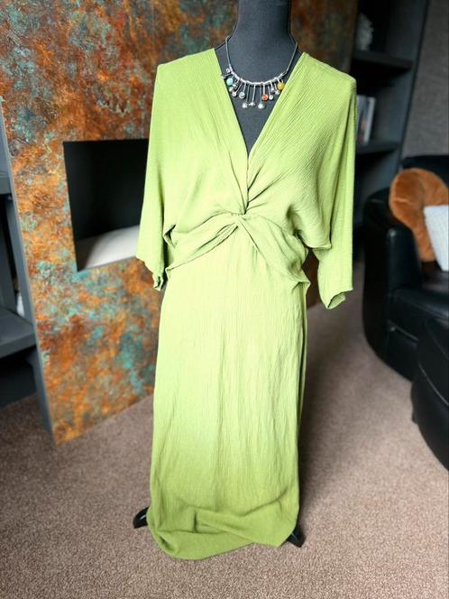 Lange groene jurk van Boebou, maat M, Kleding | Dames, Jurken, Nieuw, Maat 38/40 (M), Groen, Onder de knie, Ophalen of Verzenden