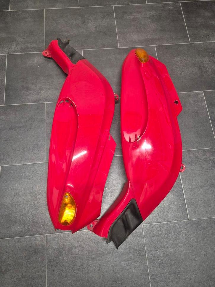 Typhoon nrg ntt zijkappen motorschermen, Fietsen en Brommers, Scooters | Piaggio, Ophalen of Verzenden