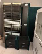 Groen Velvet Bed Miodormio + Nachtkastjes, Ophalen, Tweepersoons, Zo goed als nieuw, Overige maten