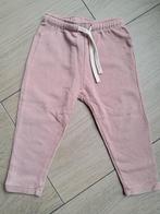 K273 Roze joggingbroekje Kiabi maat 80, Kinderen en Baby's, Babykleding | Maat 80, Kiabi, Gebruikt, Broekje, Meisje