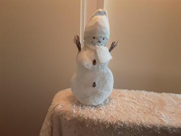 Sneeuwpop kerstfiguur beschikbaar voor biedingen