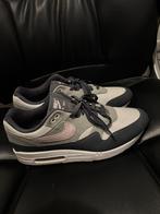 Nike Air Max 1 – Football Pack Obsidian Lilac Bloom, Blauw, Nike, Ophalen of Verzenden, Sneakers of Gympen