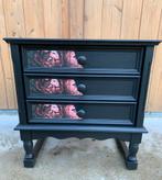 IN PRIJS VELAAGD ! Uniek zwart ladekastje met bewerkte lades, Ophalen, Gebruikt, 50 tot 100 cm, 3 of 4 laden