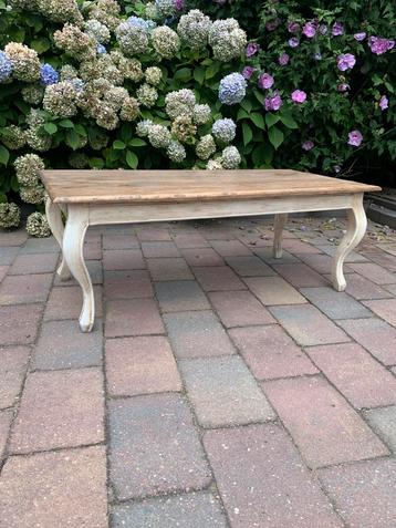 Suoer brocante salontafel Queen Ann stijl beschikbaar voor biedingen
