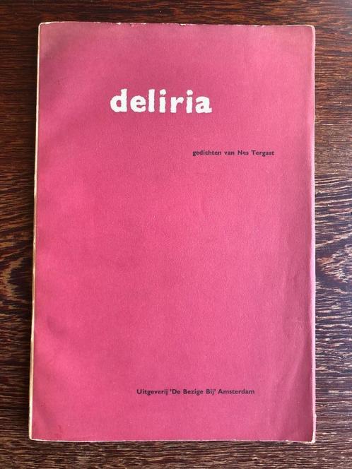 Nes Tergast - deliria - beperkte genummerde oplage, Boeken, Gedichten en Poëzie, Gelezen, Ophalen of Verzenden