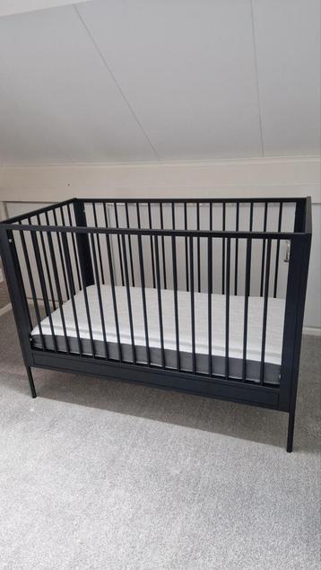 Coming Kids Bliss zwart metalen ledikant + Ikea Hamlavalv beschikbaar voor biedingen