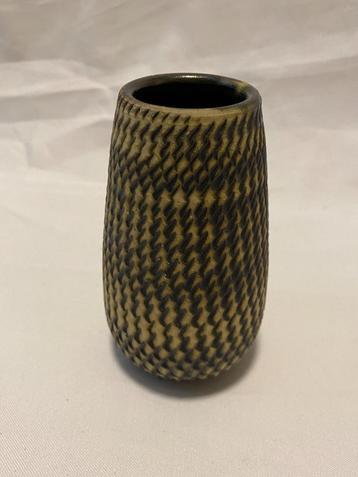 Retro Schattig klein Chamotte Berkenbast vaasje  beschikbaar voor biedingen