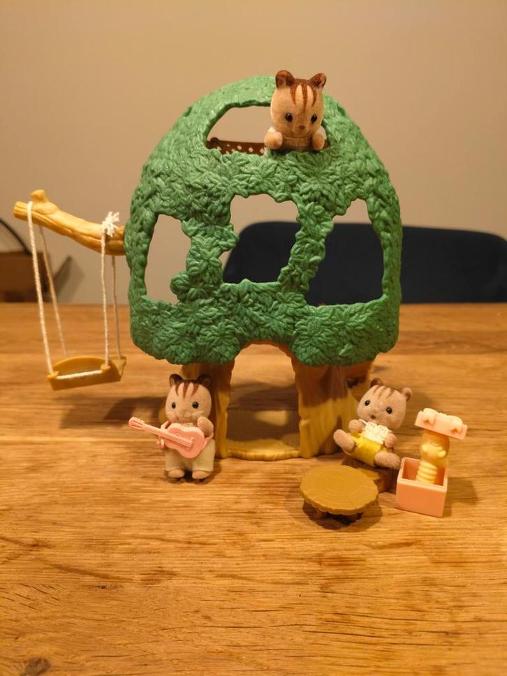 Sylvanian Families Baby Boomhut met Eekhoorns, Kinderen en Baby's, Speelgoed | Poppenhuizen, Gebruikt, Poppenhuis, Ophalen