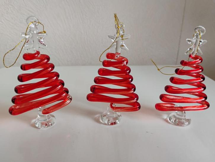 3 Glazen, rode  kerstbomen mondgeblazen  kersthanger 9 cm, Diversen, Kerst, Nieuw, Ophalen of Verzenden