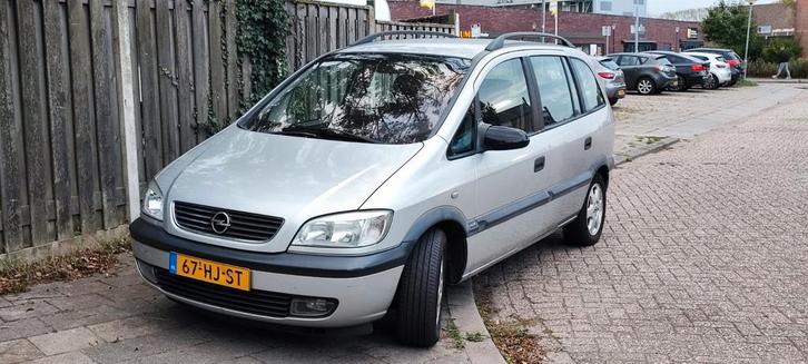 Opel Zafira 2.2 16V AUT 2001 Grijs, Auto's, Opel, Particulier, Zafira, ABS, Airbags, Airconditioning, Boordcomputer, Centrale vergrendeling