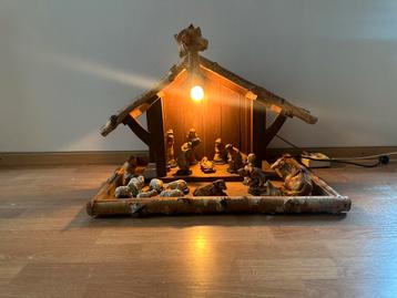 Houten Kerststal met Verlichting beschikbaar voor biedingen
