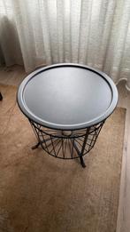 Bijzet tafel/mand van Ikea, Huis en Inrichting, Tafels | Bijzettafels, Gebruikt, Metaal of Aluminium, Rond, 55 tot 75 cm