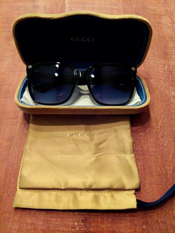 Gucci zonnebril zwart - 2x gedragen, Sieraden, Tassen en Uiterlijk, Zonnebrillen en Brillen | Dames, Zo goed als nieuw, Zonnebril