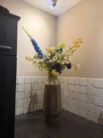 Groot bloemstuk / zijde bloemen in gouden vaas, Ophalen of Verzenden, Zo goed als nieuw
