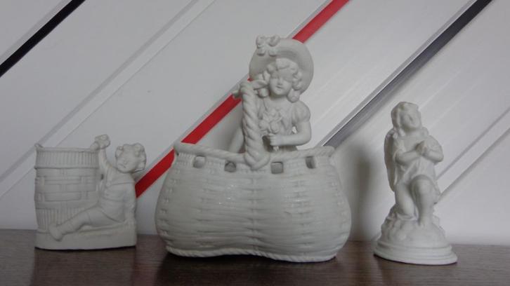 Drie antieke biscuit beeldjes, Antiek en Kunst, Antiek | Porselein, Ophalen