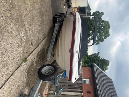 Chaparral 200 ssi 5,7V8 mercruiser, Watersport en Boten, Speedboten, Zo goed als nieuw, 6 meter of meer, Benzine, 200 pk of meer