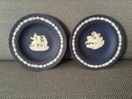 Wedgwood 2 puntgave donkerblauwe Jasperware bordjes, Ophalen of Verzenden