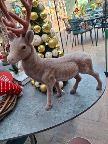 Eland welkom kerstpoppetjes2 dozen goudkleurige kerstballen beschikbaar voor biedingen