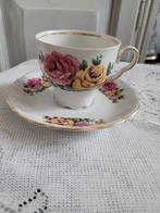 Brocant kopje met bloemen, Huis en Inrichting, Keuken | Servies, Ophalen of Verzenden, Zo goed als nieuw, Overige stijlen, Kop(pen) en/of Schotel(s)