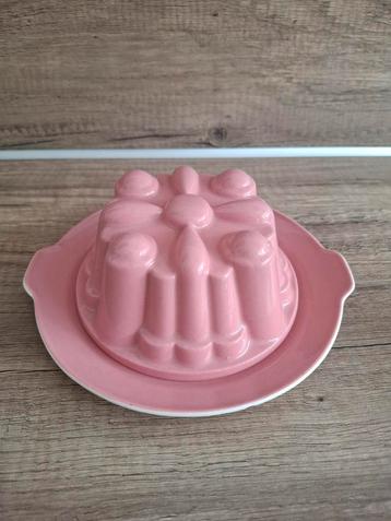 Roze puddingvorm met onderbord Petrus Regout Maastricht  beschikbaar voor biedingen