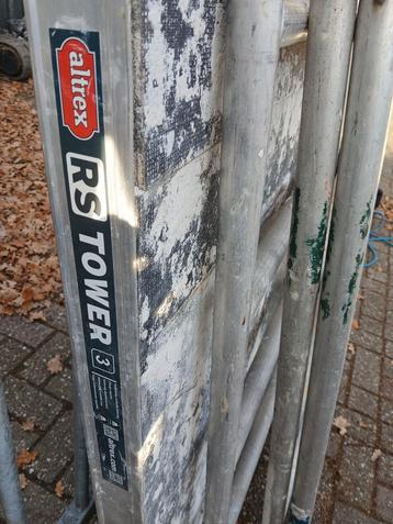 Altrex RS tower 34 platforms plateau  en meterframes  beschikbaar voor biedingen