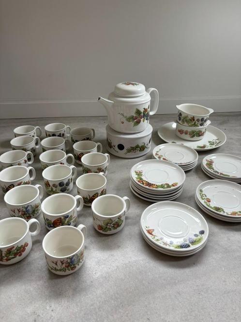 Vintage theeservies J&G Meakin – Libelle design door Marjole, Antiek en Kunst, Antiek | Servies compleet, Ophalen of Verzenden