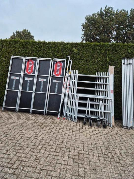 Altrex 5200 serie met fiberdeck 10 20 werkhoogte, Doe-het-zelf en Verbouw, Steigers, Zo goed als nieuw, Rolsteiger of Kamersteiger