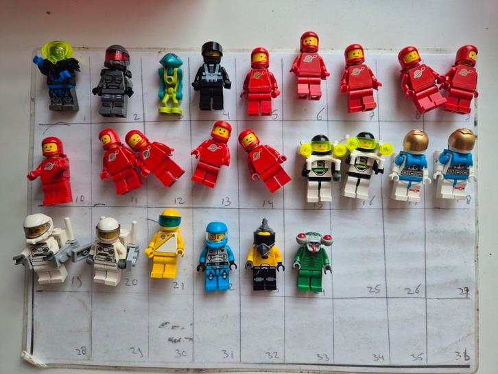 Lego space alien classic poppetjes blacktron mars, Kinderen en Baby's, Speelgoed | Duplo en Lego, Zo goed als nieuw, Ophalen of Verzenden