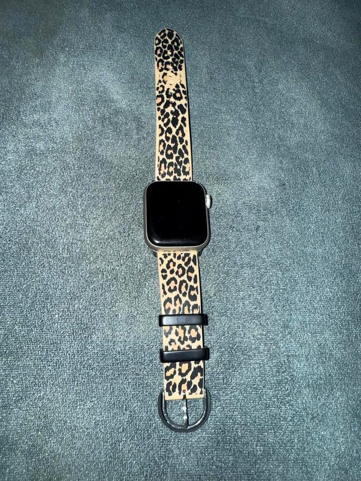 Apple Watch SE 40mm - gebruikt, Sieraden, Tassen en Uiterlijk, Smartwatches, Gebruikt, iOS, Zilver, Afstand, Waterdicht, Ophalen of Verzenden