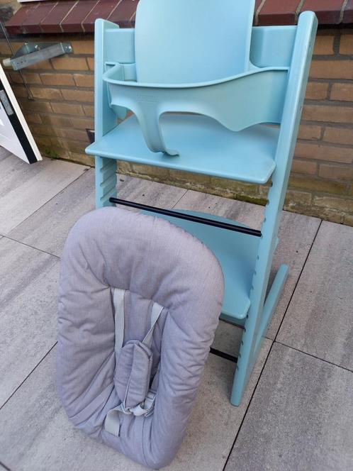 Stokke Tripp Trapp stoel, met newbornset en babyset, Kinderen en Baby's, Kinderstoelen, Gebruikt, Meegroeistoel, Aanschuifbaar