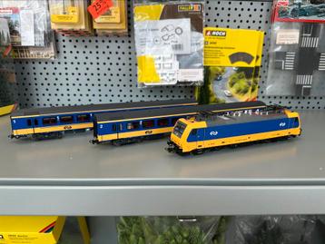 Piko 59862 NS Traxx AC digitaal met 2 ICR rijtuigen beschikbaar voor biedingen