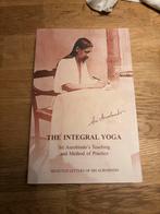The Integral Yoga - Sri Aurobindo, zo goed als nieuw, Boeken, Esoterie en Spiritualiteit, Ophalen of Verzenden, Zo goed als nieuw