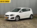Chevrolet Aveo 1.2 LT | Airco | Trekhaak | 5-Deurs, Auto's, Chevrolet, Euro 5, 4 cilinders, 1229 cc, Wit