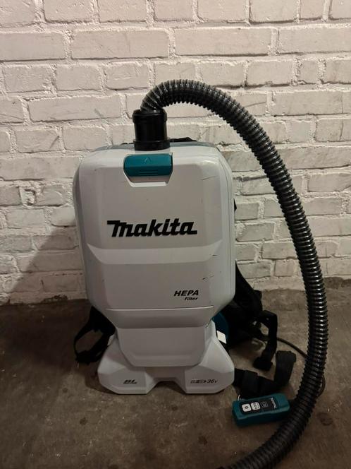 Makita Stofzuiger met alle toebehorende, Witgoed en Apparatuur, Stofzuigers, Zo goed als nieuw, Stofzuiger, Minder dan 1200 watt