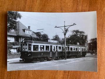 Tram met Cinzano reclame beschikbaar voor biedingen