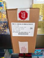 Pokemon Celebrations Ultimate Premium collection case (UPC), Hobby en Vrije tijd, Verzamelkaartspellen | Pokémon, Ophalen of Verzenden