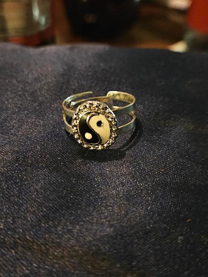 Yin Yang Ring - Zilverkleurig, Sieraden, Tassen en Uiterlijk, Ringen, Zo goed als nieuw, Dame of Heer, 17 tot 18, Zilver, Zilver