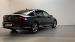 Volkswagen Passat 1.5 TSI 150pk DSG R-Line Business + Leder, 65 €/maand, 4 cilinders, Zwart, Bedrijf