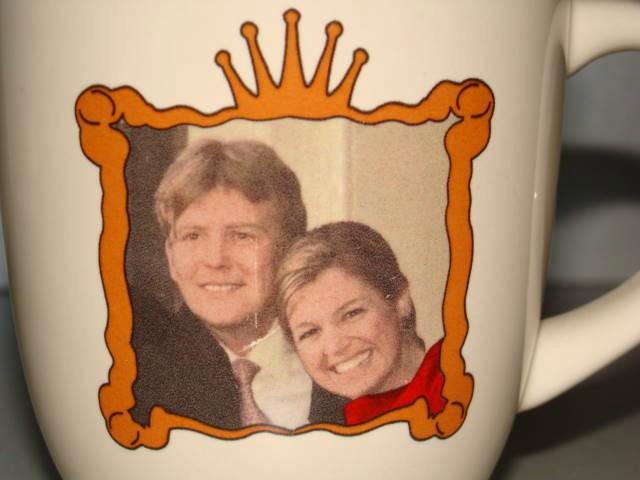 Beker Alexander en Maxima Huwelijk 2 februari 2002, Verzamelen, Koninklijk Huis en Royalty, Zo goed als nieuw, Servies, Nederland