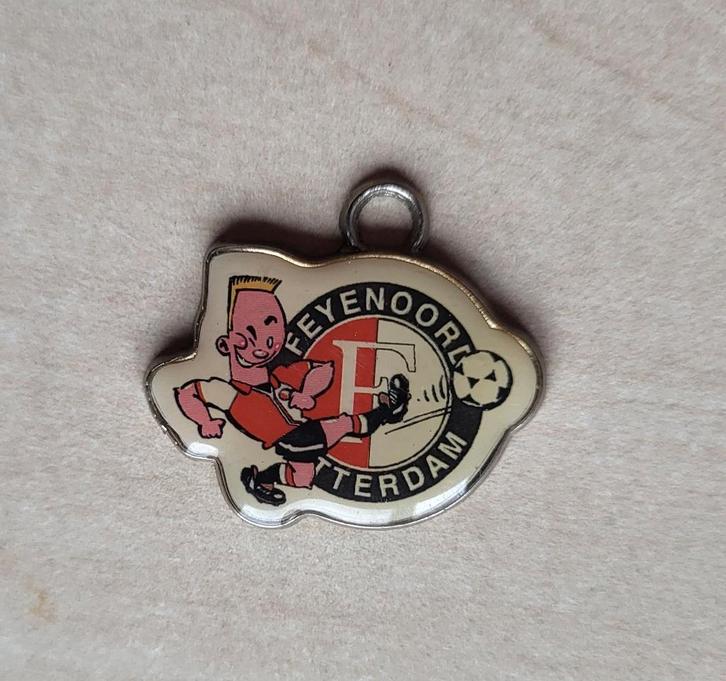 Voetbal Feyenoord Ketting hanger logo, Verzamelen, Speldjes, Pins en Buttons, Gebruikt, Speldje of Pin, Overige onderwerpen, Ophalen of Verzenden