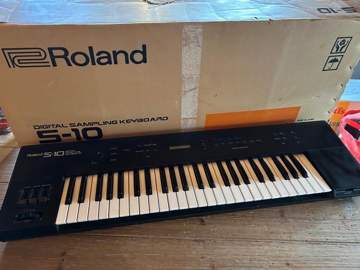 Roland S10, Muziek en Instrumenten, Synthesizers, Gebruikt, 61 toetsen, Roland, Ophalen