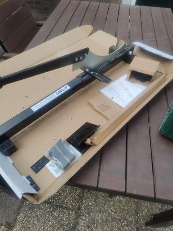 Laminaat knipper beschikbaar voor biedingen