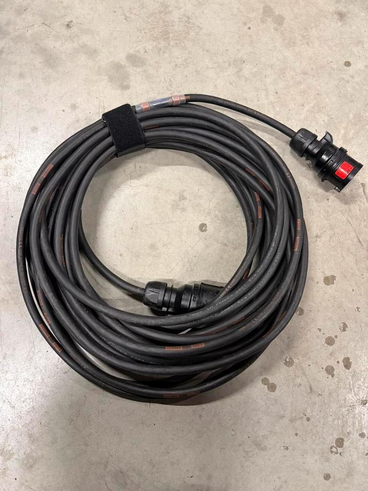 Diverse lengtes 16 ampère krachtstroom kabels, Muziek en Instrumenten, Kabels en Stekkers, Zo goed als nieuw, Apparatuur, Ophalen of Verzenden