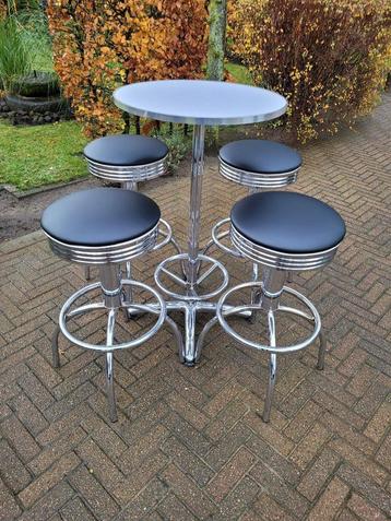 Bel Air 4 Amerikaanse barkrukken + bartafel fifties sixties beschikbaar voor biedingen
